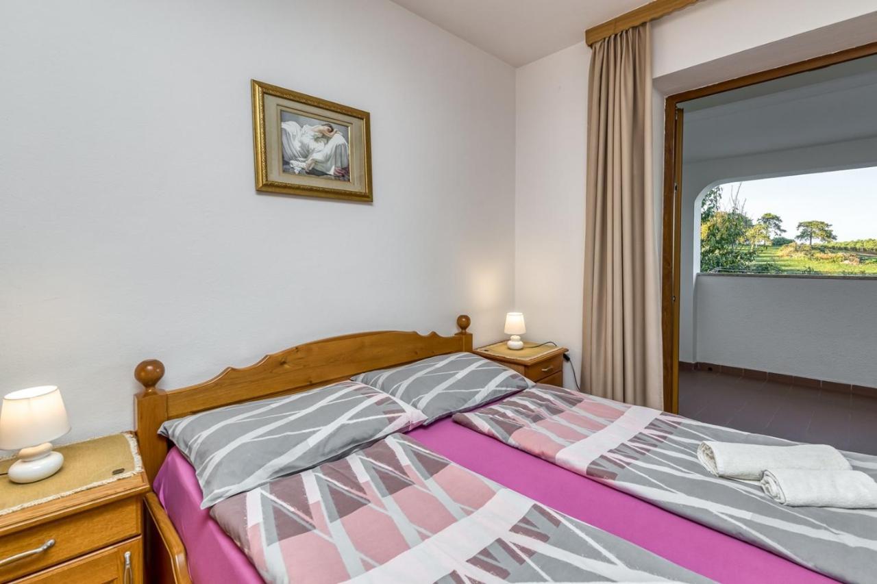 Apartment Lucijan Пореч Экстерьер фото